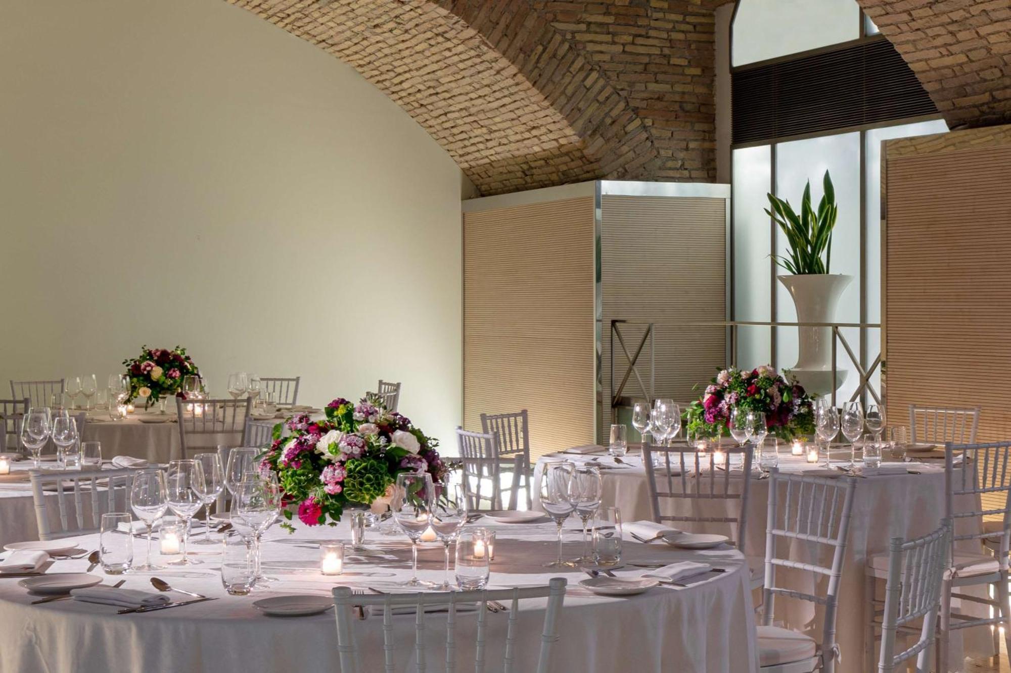 Anantara Palazzo Naiadi Hotel Rome Bagian luar foto The Long Room