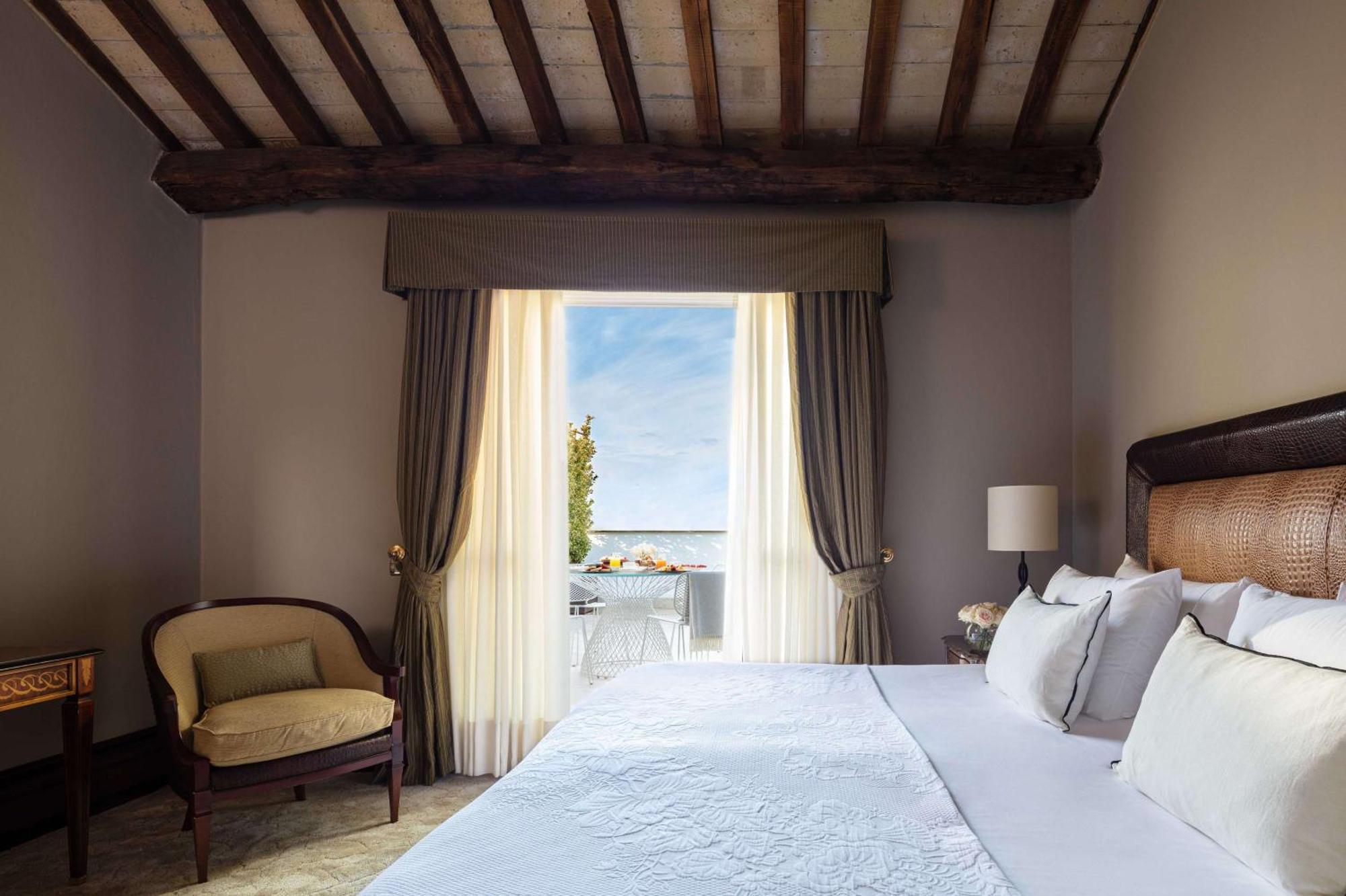 Anantara Palazzo Naiadi Hotel Rome Bagian luar foto A room at the hotel
